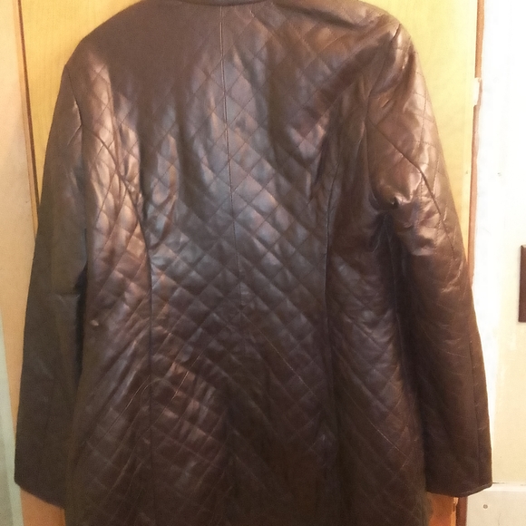 Neiman Marcus Black Quilted Trench Coat - Picture 8 of 9